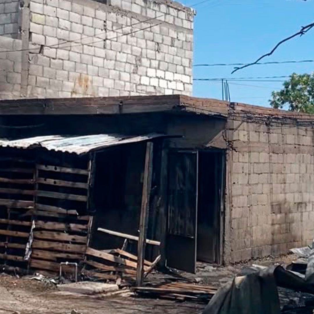 Veladoras de Altar Provocan Incendio en Tres Casas de Torreón, Coahuila